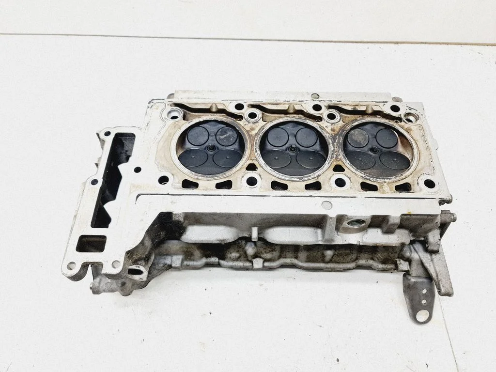 Engine head 2720104720