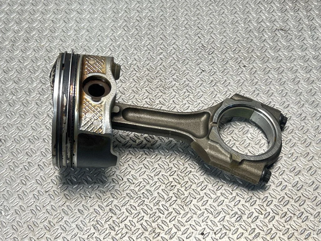 Piston 12100AA540