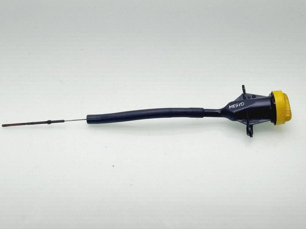 Oil level dip stick 152590001R