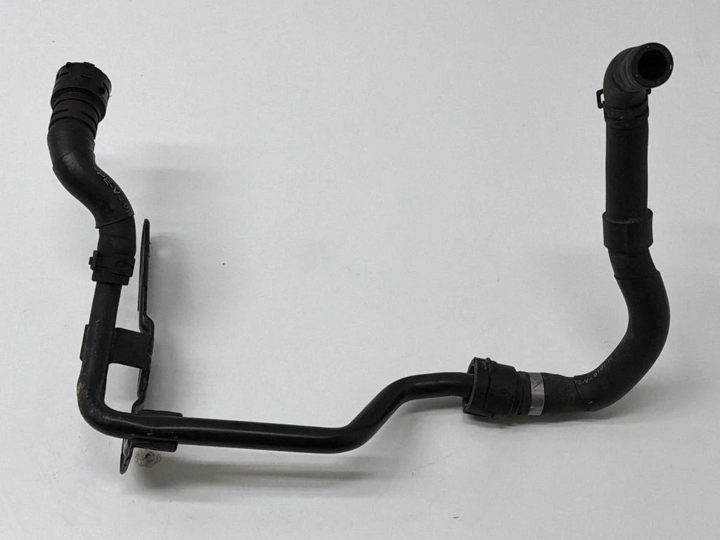 Coolant pipe/hose