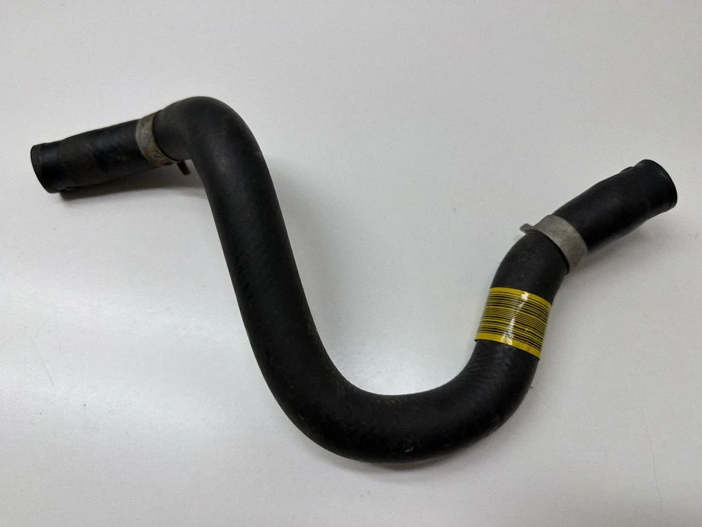 Coolant pipe/hose