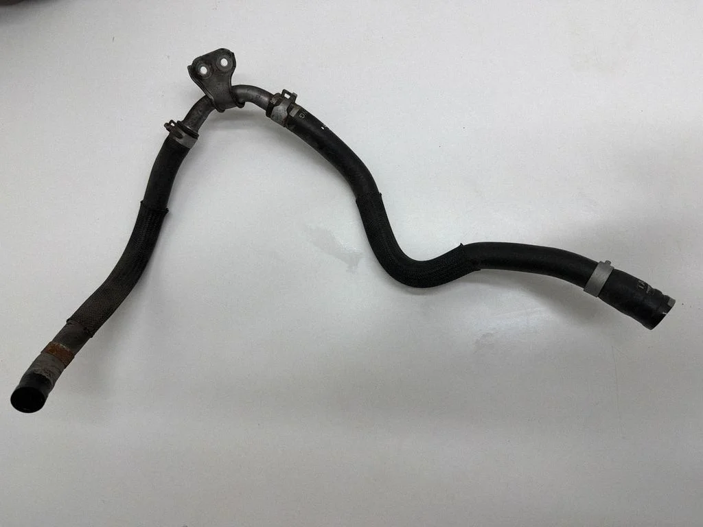 Coolant pipe/hose