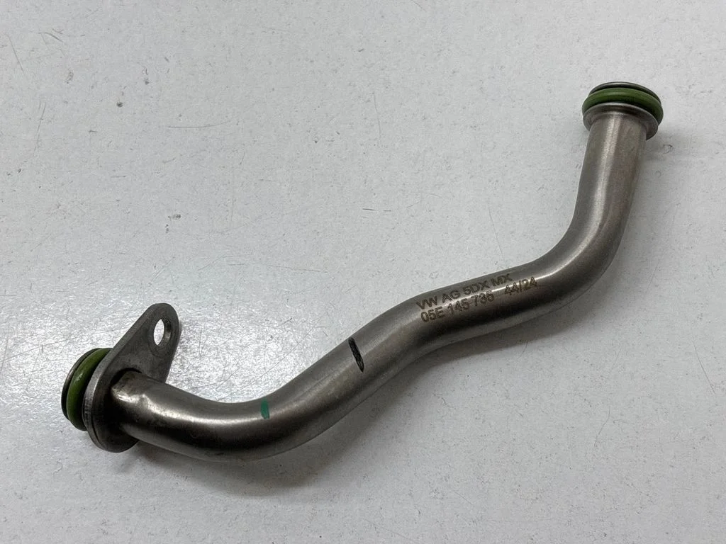 Turbo turbocharger oiling pipe/hose 05E145735