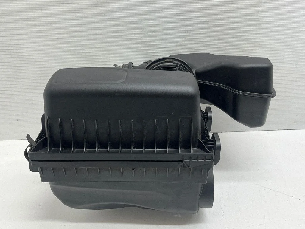 Obudowa filtra powietrza L1M39600 – Ford Explorer VI (2019-)