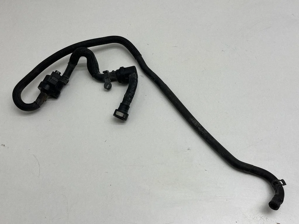 Air intake hose/pipe 7P5133352C