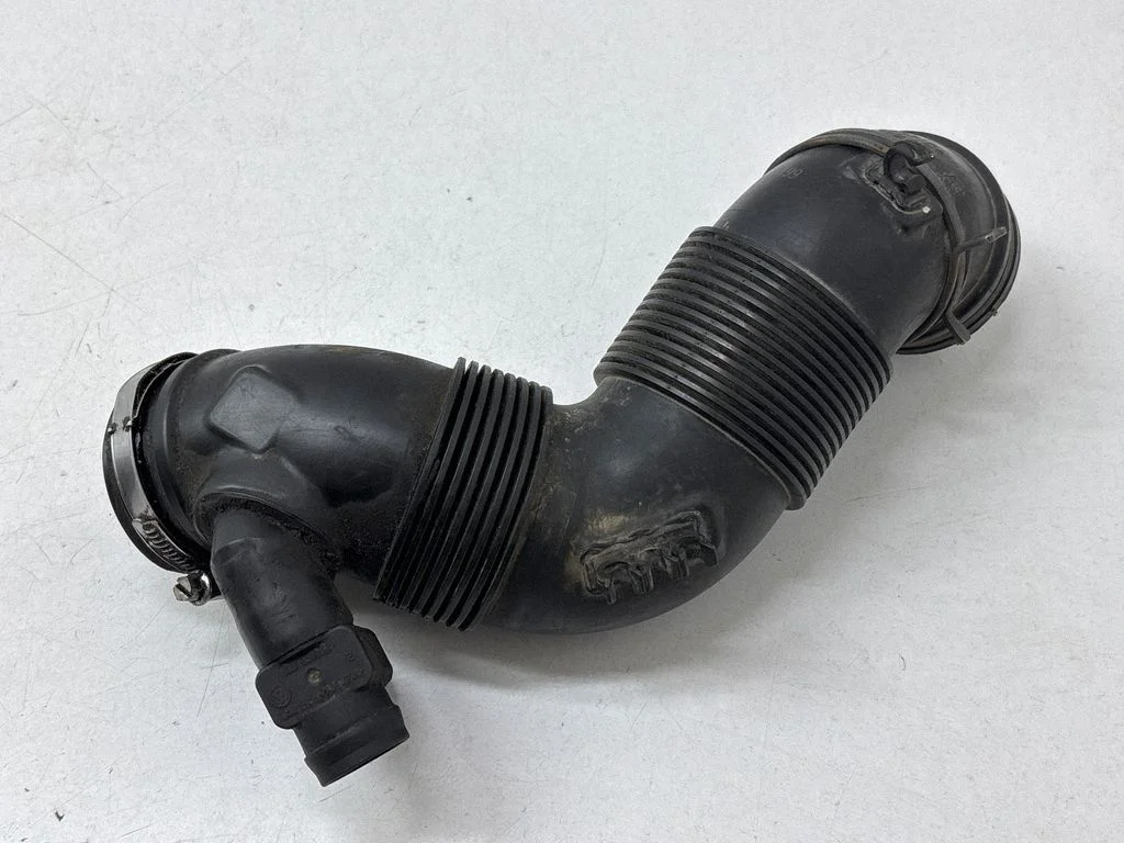 Air intake hose/pipe 3C0129654
