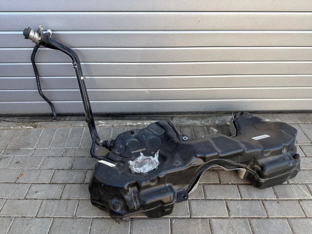 Kütusepaak 8W0201021CQ