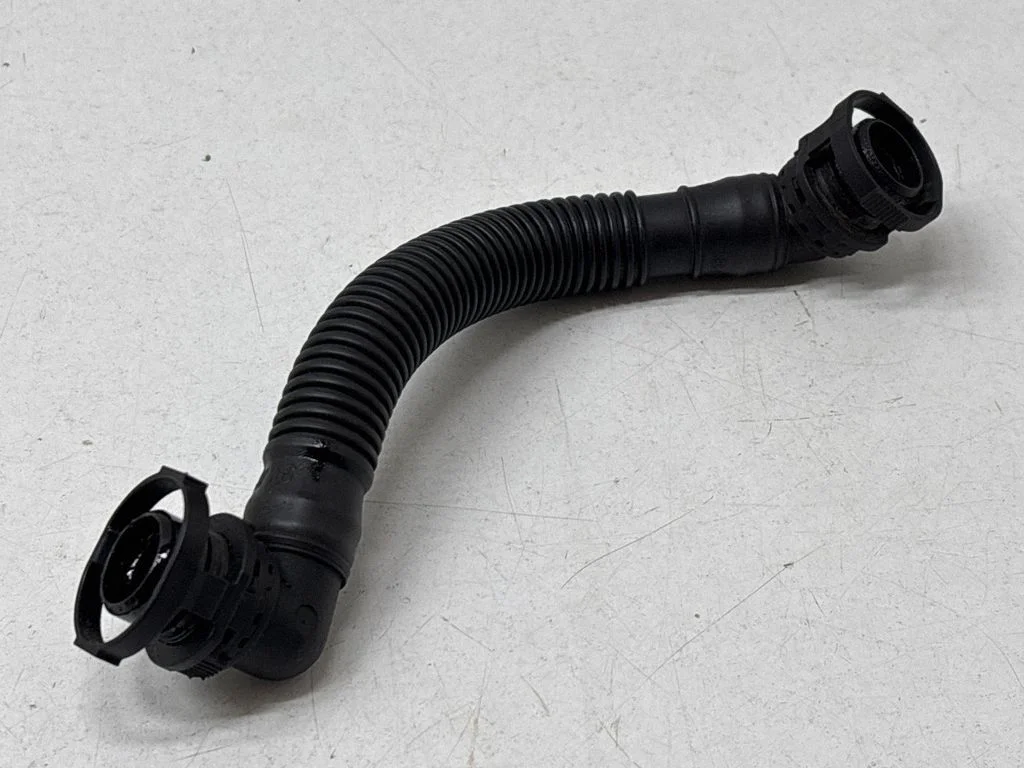 Breather hose/pipe 03L103493AE