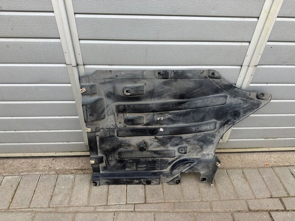 Fuel tank bottom protection 7394809
