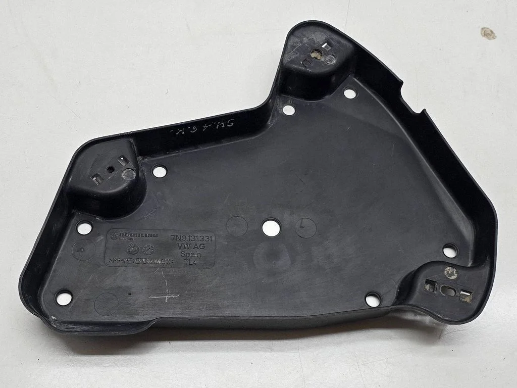 Fuel tank bottom protection 7N0131331