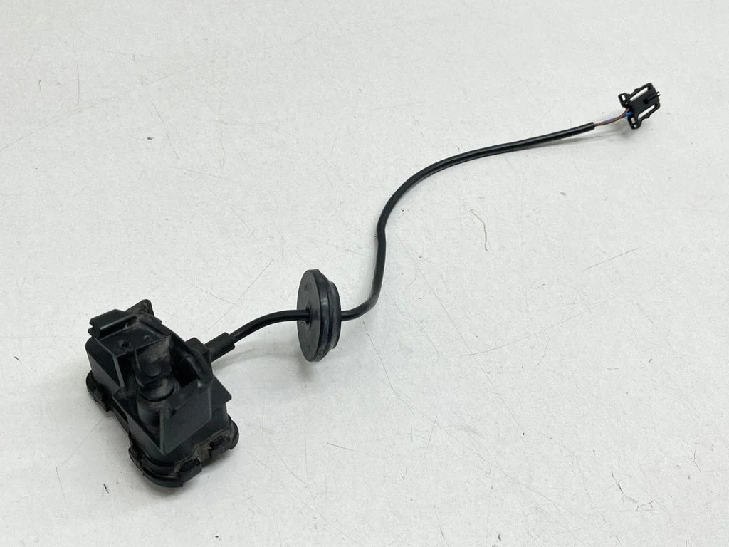 Fuel tank cap lock 5C6810773H