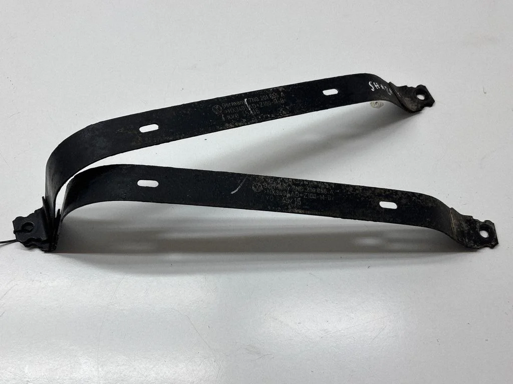 Fuel tank mounting bracket 7N0201655A