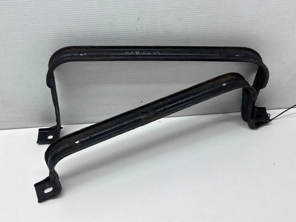 Fuel tank mounting bracket 4750721003
