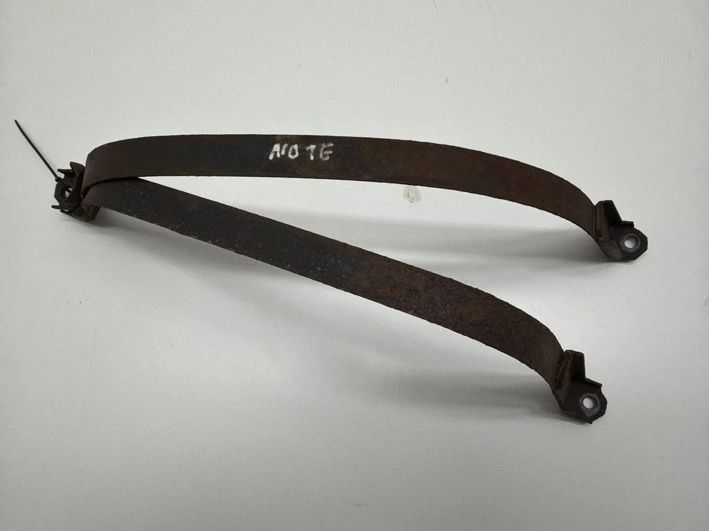 Kütusepaagi kinnitusklamber (-klambrid) – Nissan Note (E12) (2014-2016)