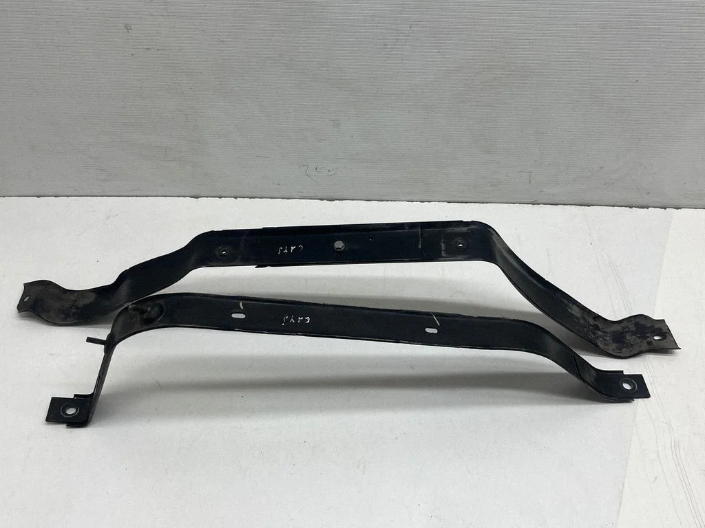Fuel tank mounting bracket L1M39057D