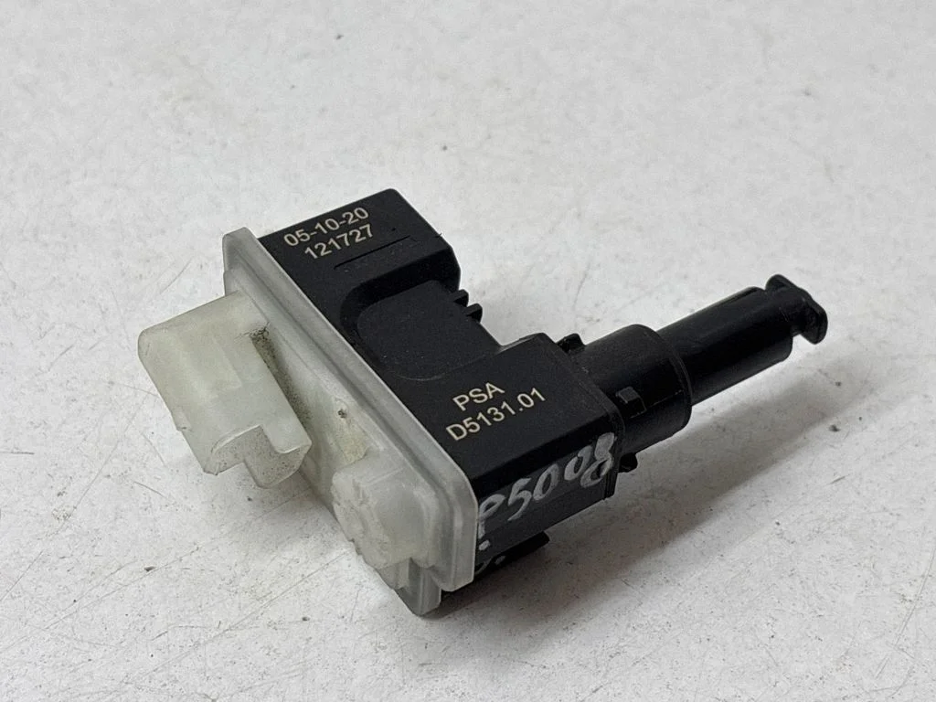 Fuel tank cap lock 121727