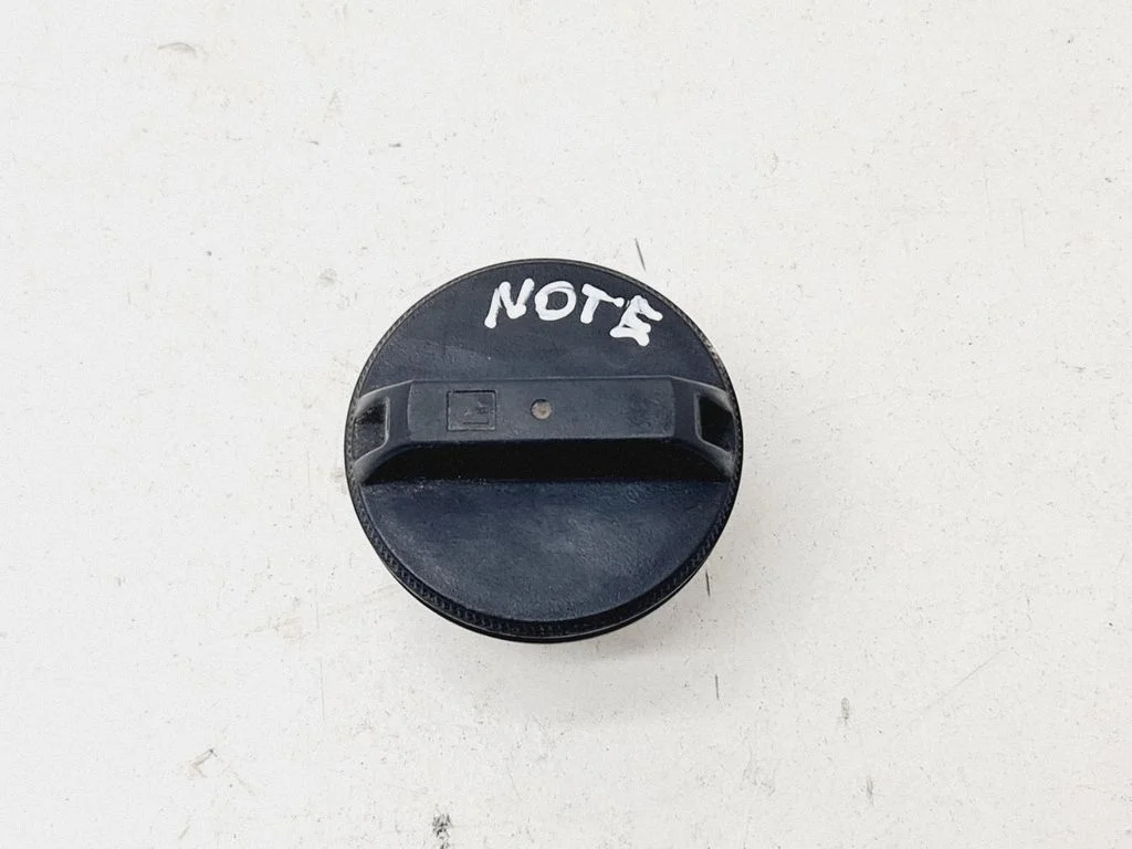 Kütusepaagi keeratav kork – Nissan Note (E11) (2006-2014)