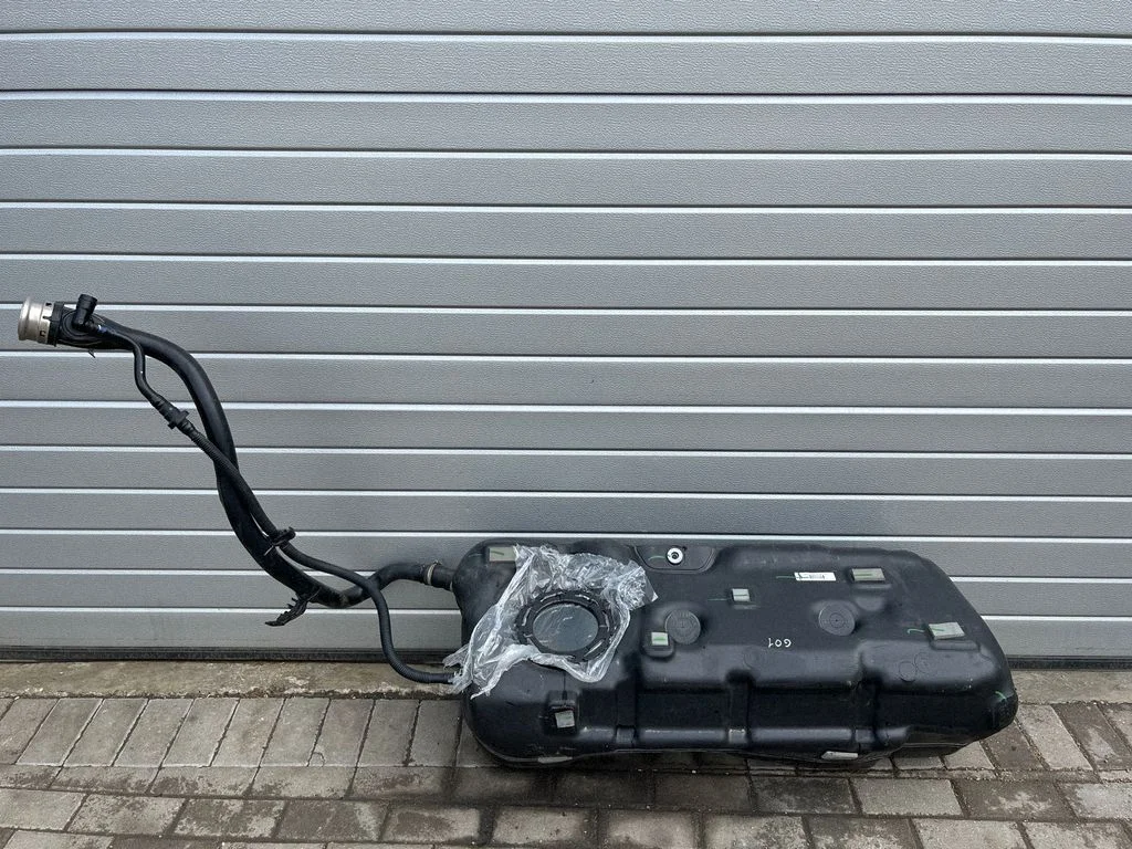 Fuel tank 4893638