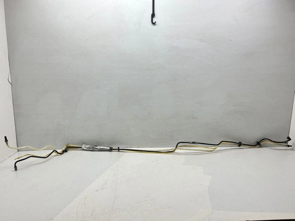 Fuel line pipe 7P0201934A