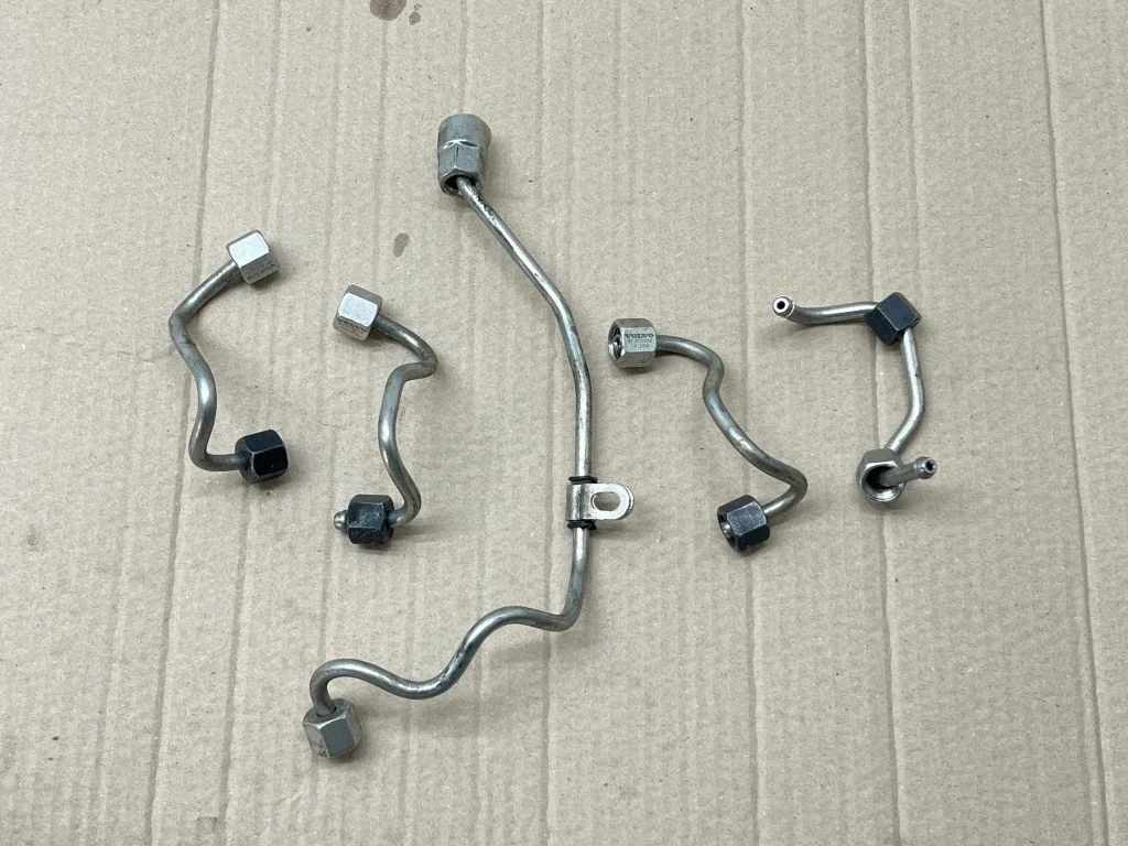 Fuel injector supply line/pipe 31405314
