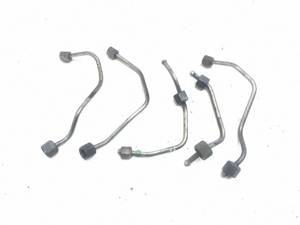 Fuel injector supply line/pipe