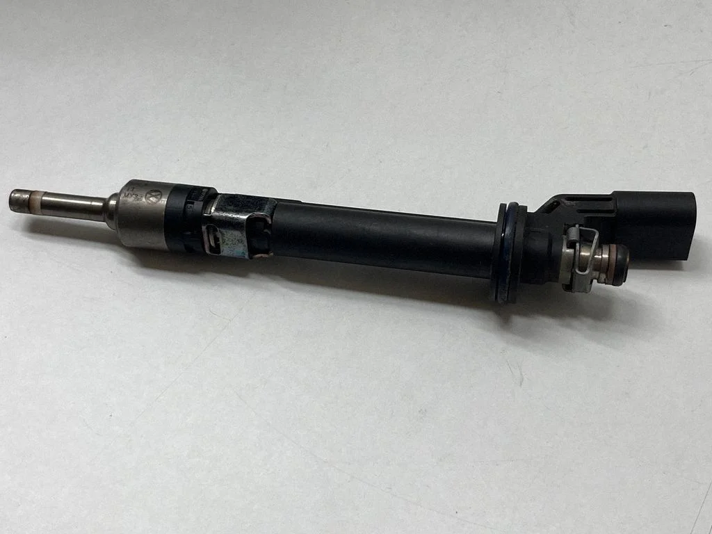 Fuel injector 03H906036A