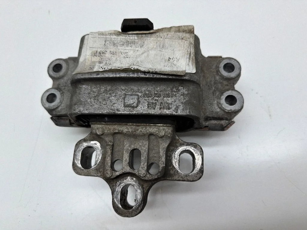 Engine mount bracket 5N0199262