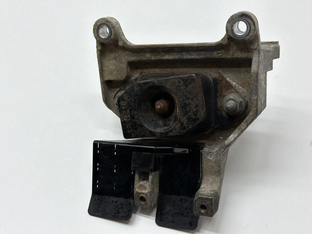 Mootoripadi – Nissan Note (E12) (2014-2016), eesmine vasak