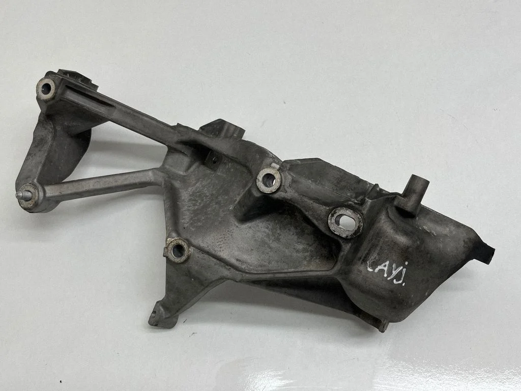 Engine mounting bracket 03H260087