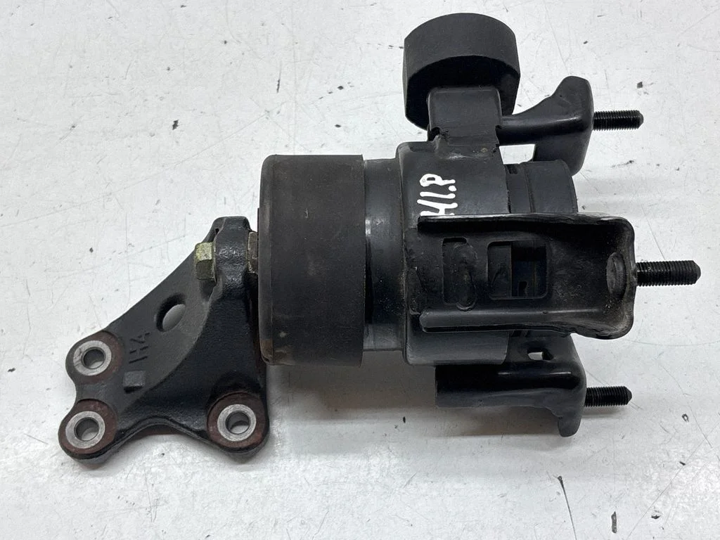 Wspornik silnika 123110P180