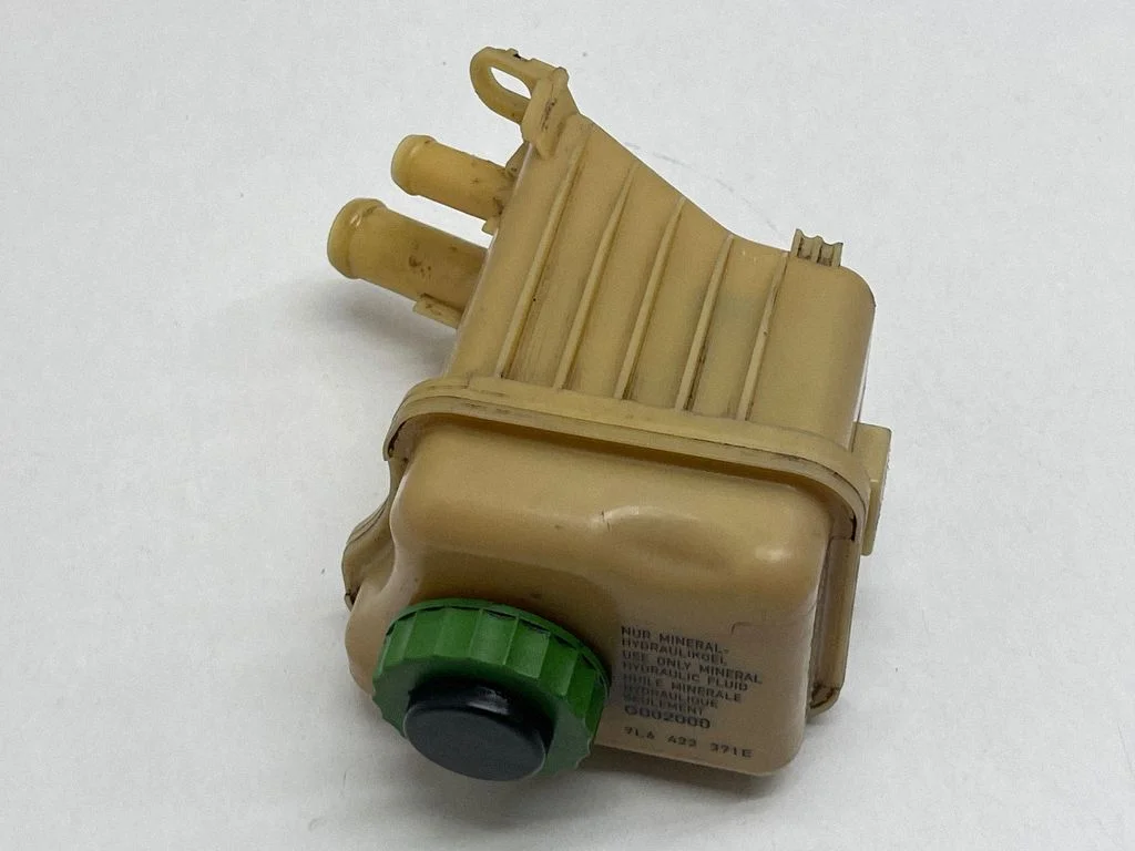 Power steering fluid tank/reservoir 7L6422371E