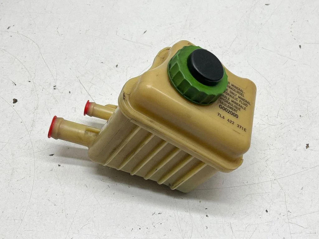 Power steering fluid tank/reservoir 7L6422373B
