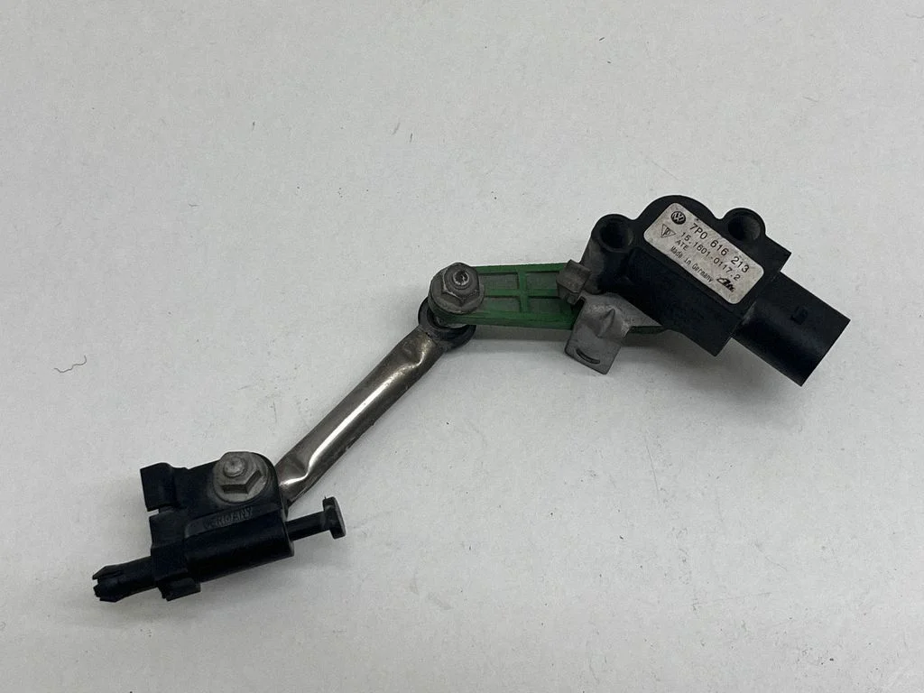 Headlight/headlamp level sensor 7P0616213