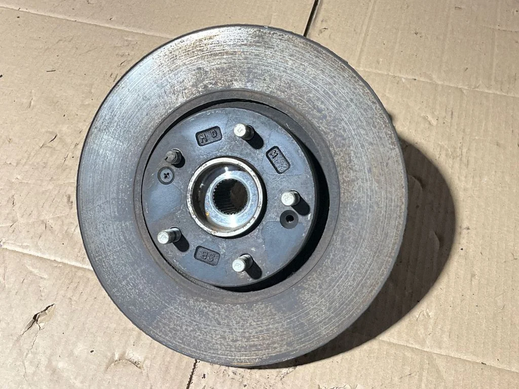 Front wheel hub spindle knuckle – front left