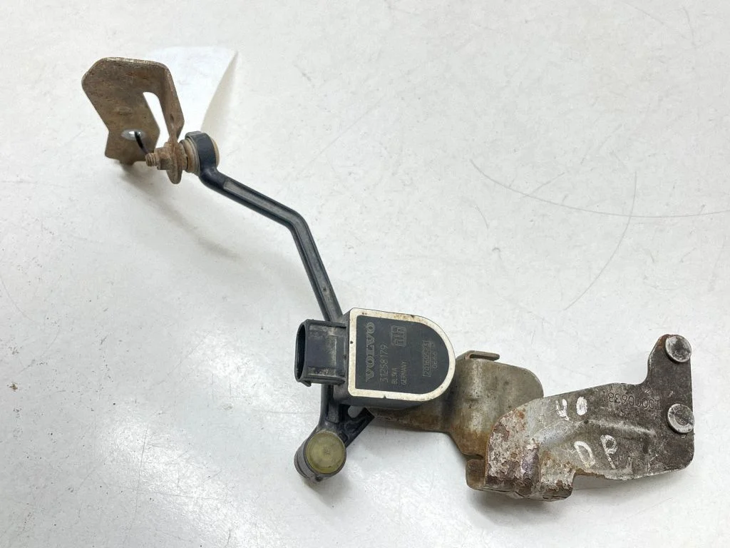 Front height sensor lever 31258179