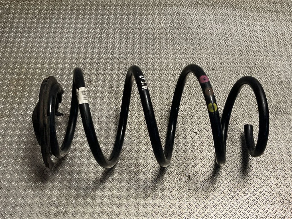 Front coil spring 5Q0412545D
