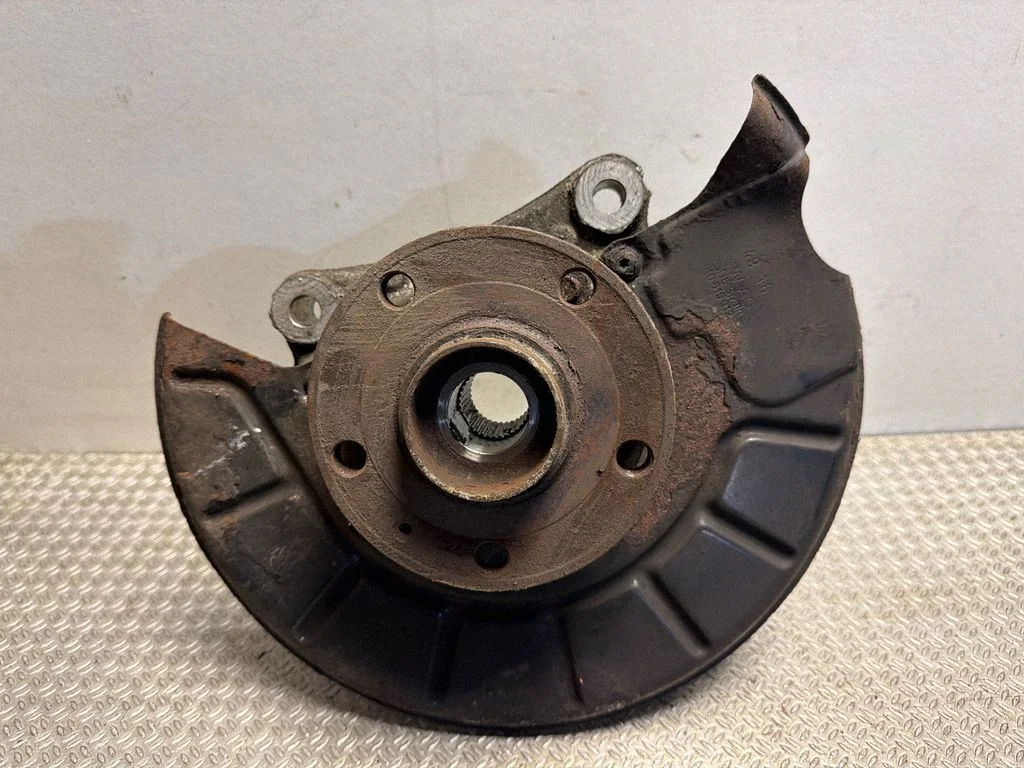 Front wheel hub 230505