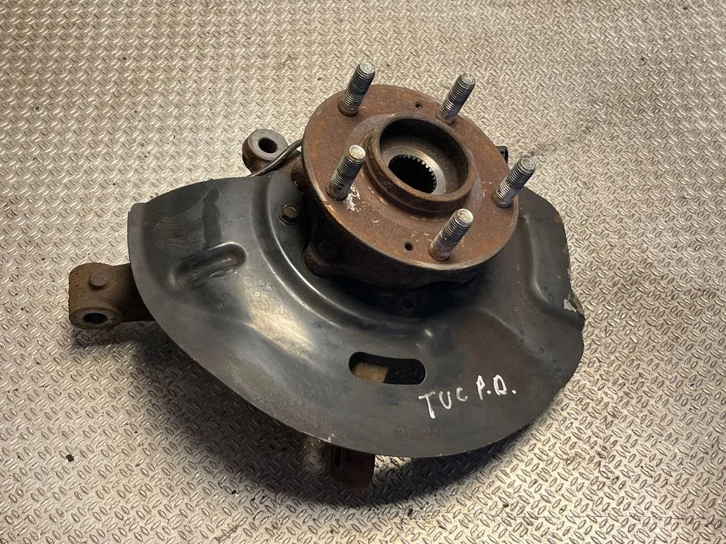 Front wheel hub 51716D3000