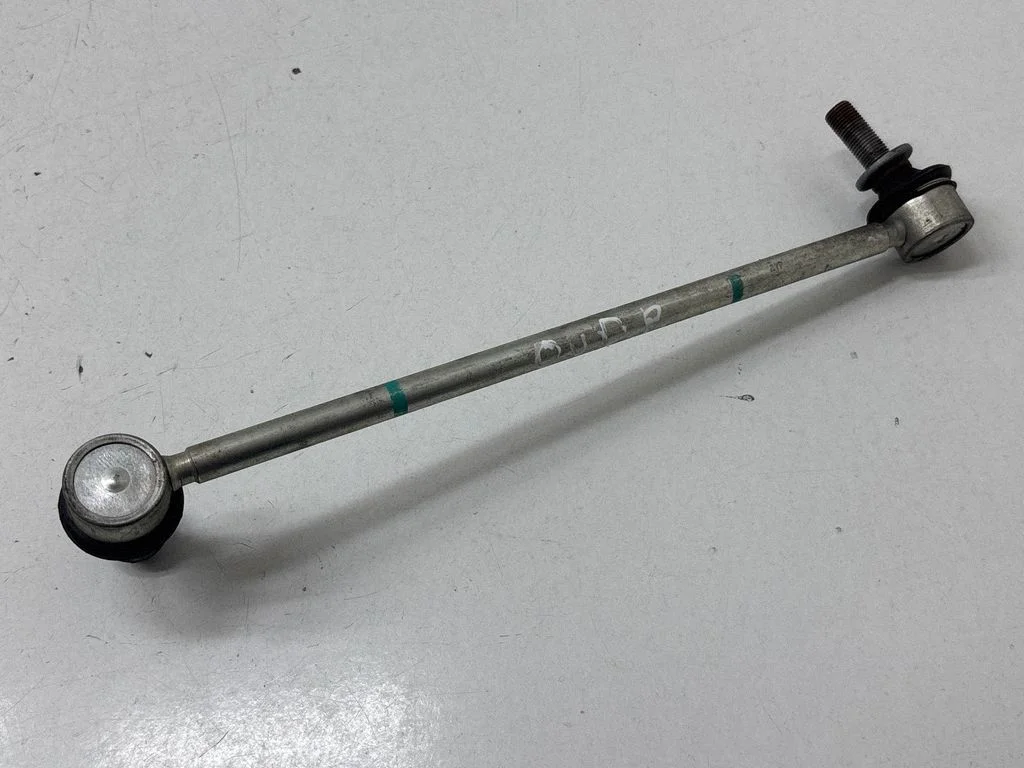 Priekšējā stabilizatora atsaite – priekšējā labā