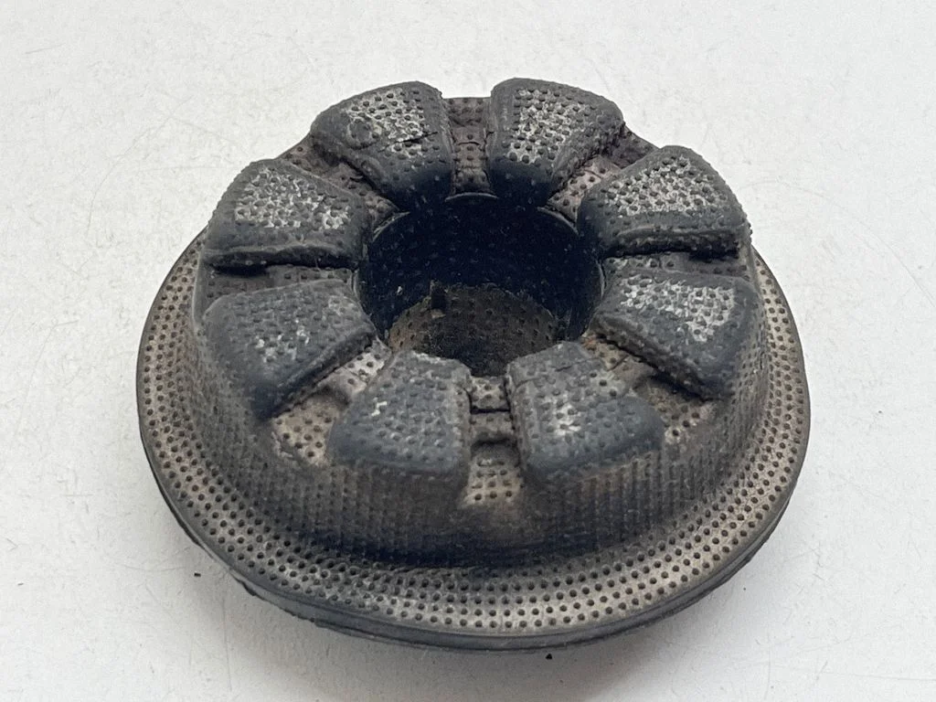 Front coil spring rubber mount – Nissan Qashqai (2010-2014)