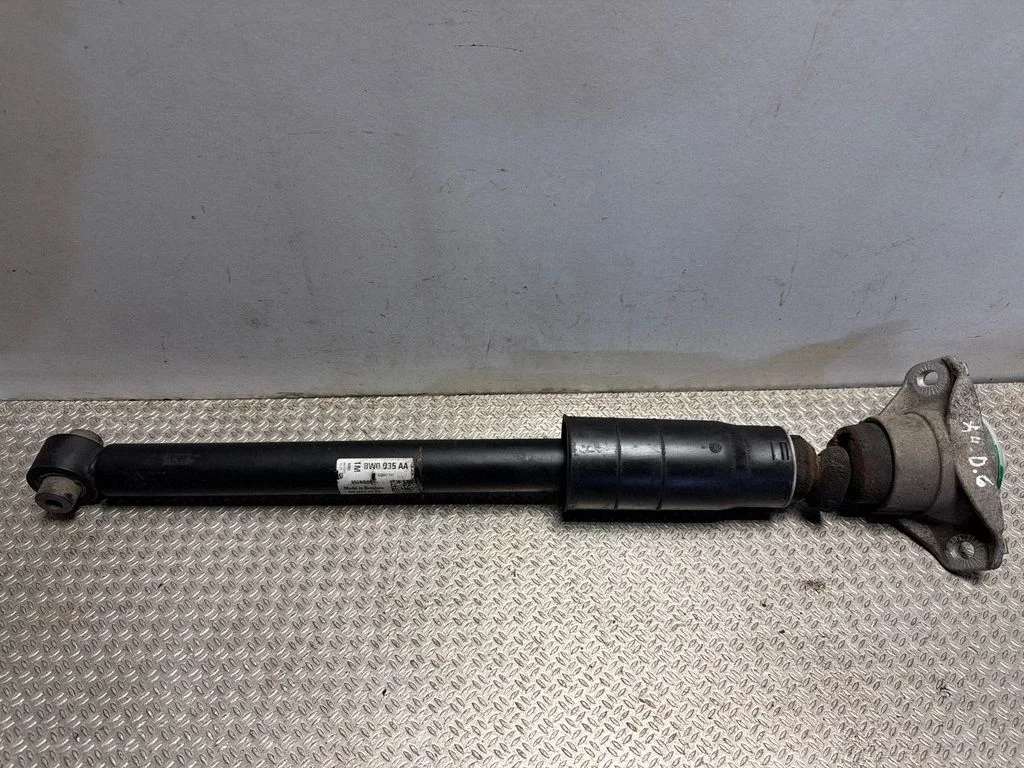 Tagumine amortisaator 8W0035AA