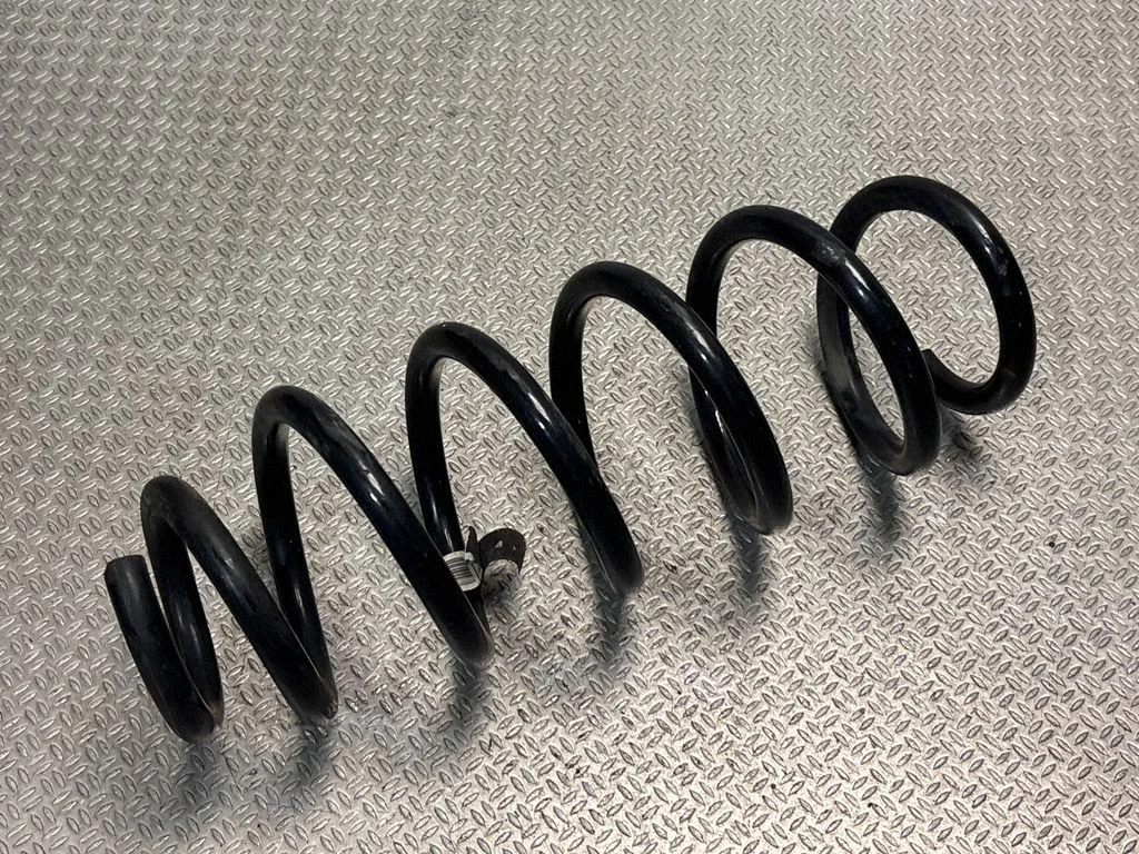 Front coil spring 31360845