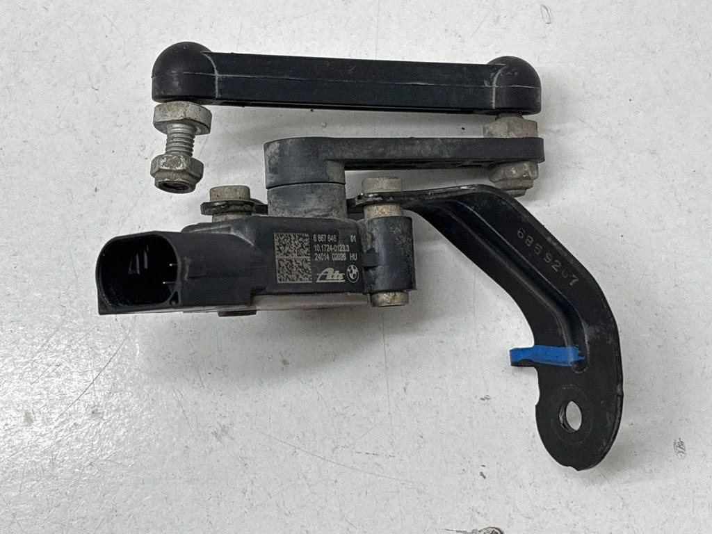 Headlight/headlamp level sensor 6867646