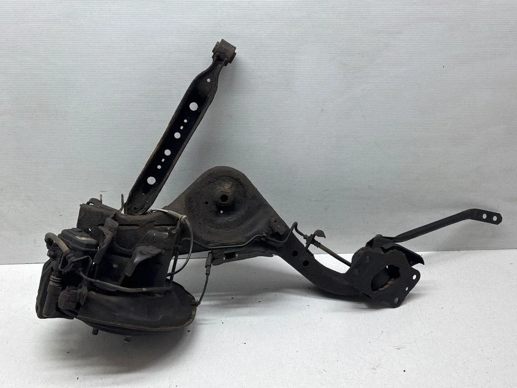 Rear wheel hub spindle/knuckle 44000