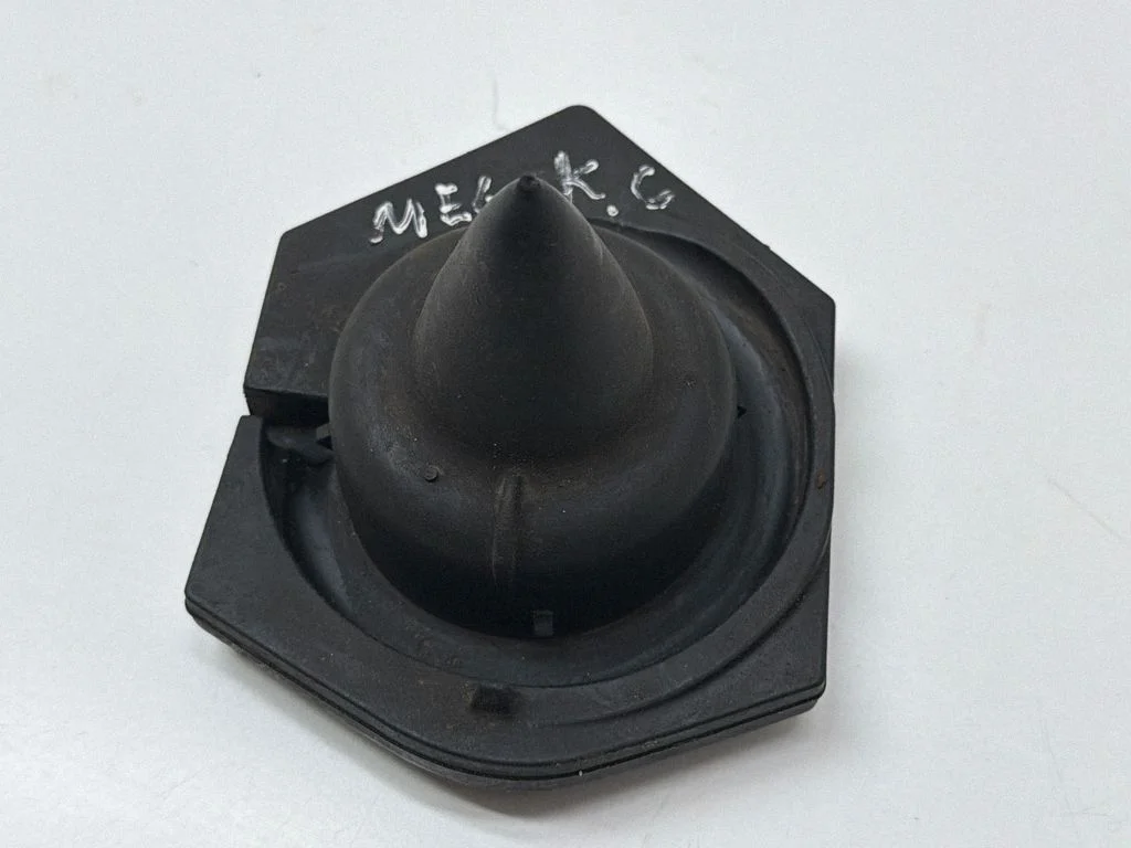 Tagumise keerdvedru kummipadi 552400003R