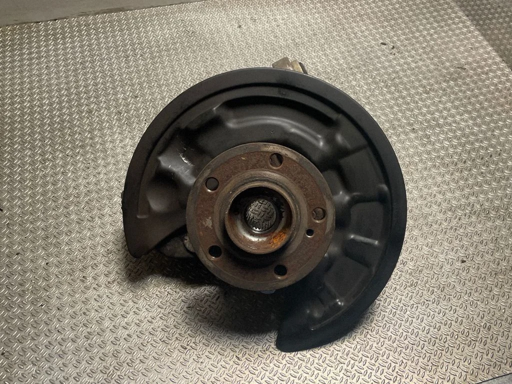 Rear wheel hub 2460006