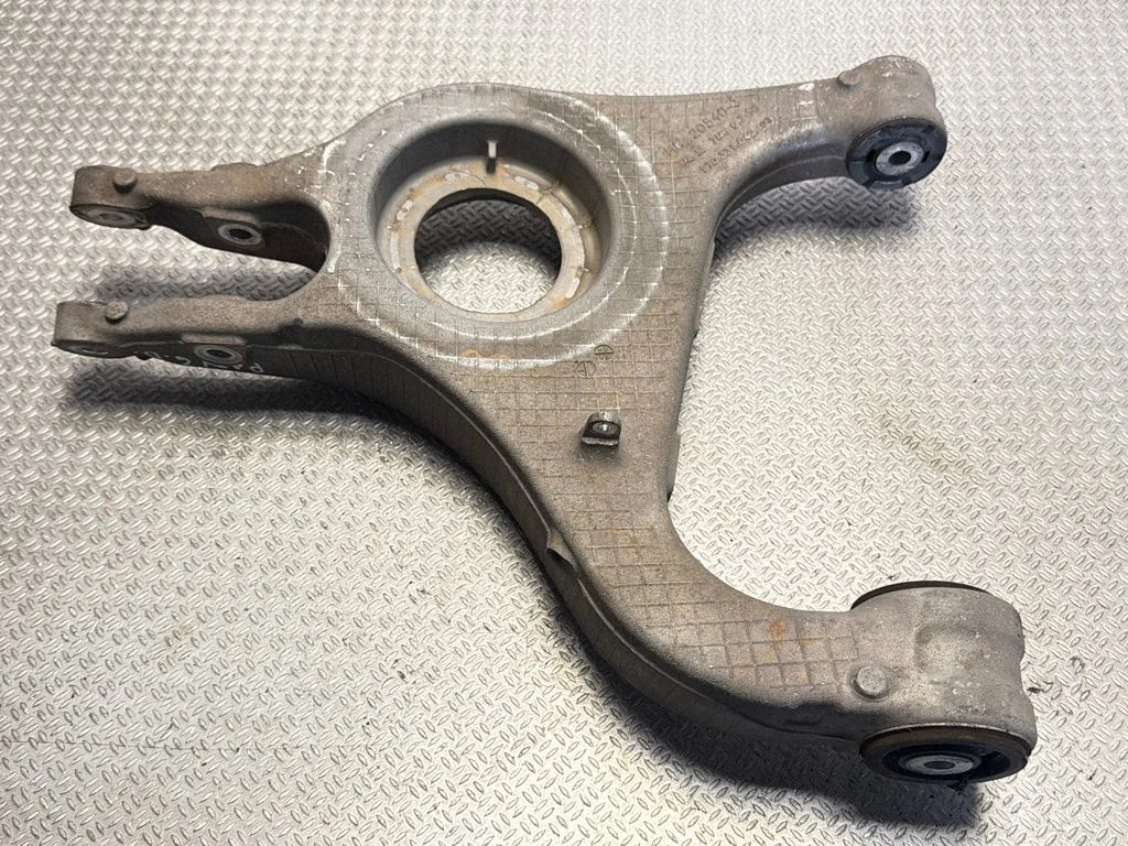 Tagumine ülemine õõtshoob 970331042