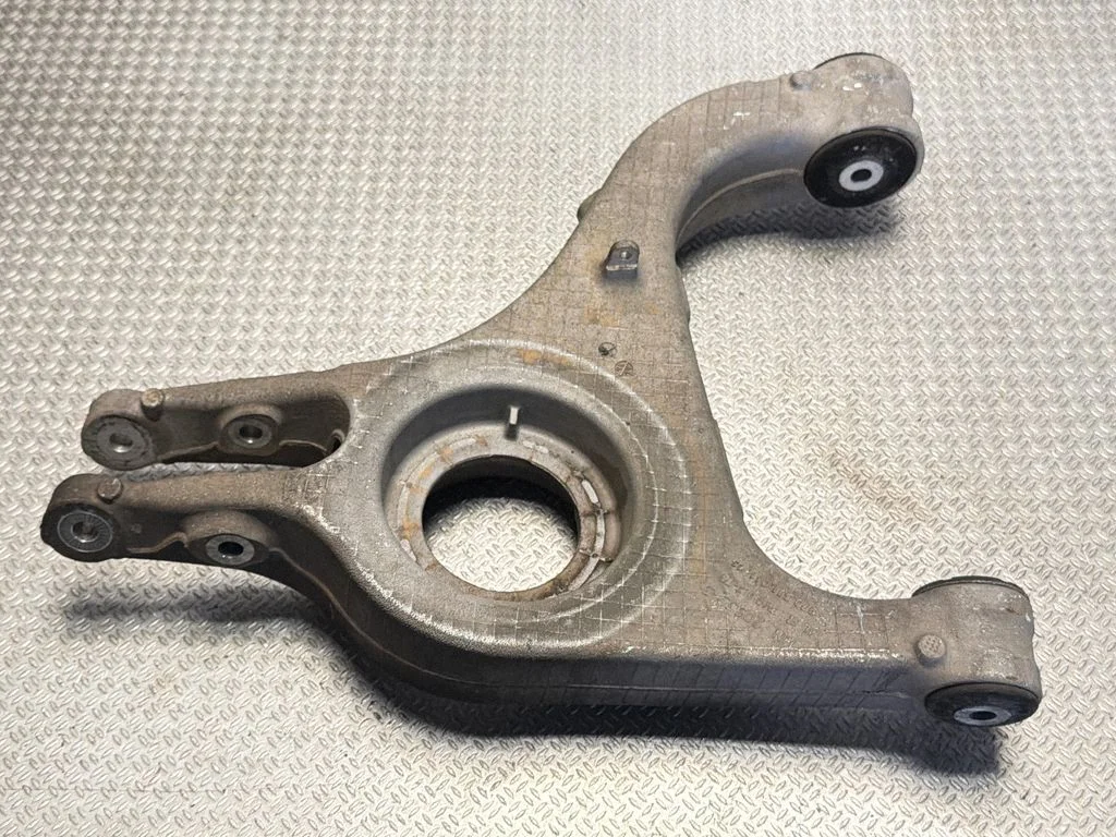 Tagumine ülemine õõtshoob 970331041