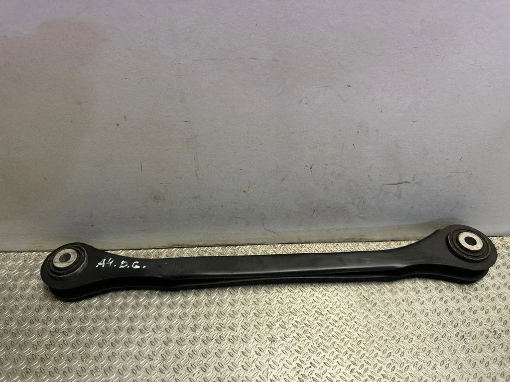 Tagumine õõtshoob 8W0501531D