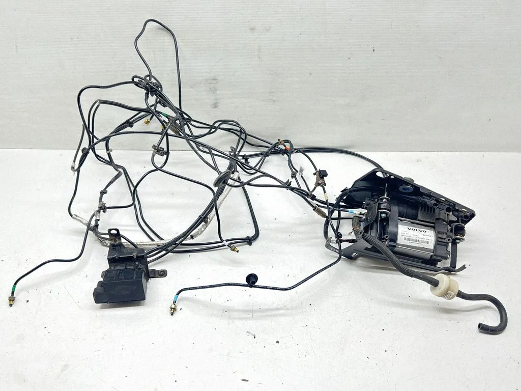 Air suspension compressor/pump 32315091AA